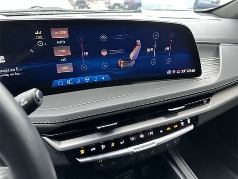 Used 2024 Cadillac XT4 Premium Luxury w/ Technology Package image 18