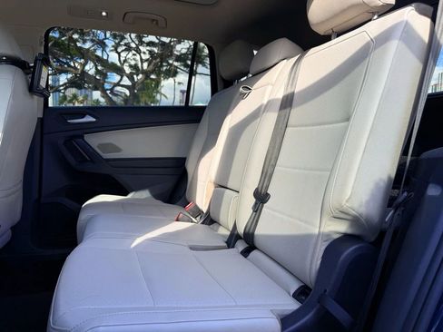 Used 2021 Volkswagen Tiguan SEL image 11