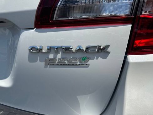 Used 2017 Subaru Outback 2.5i Limited AWD/4WD image 7