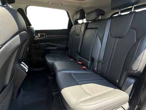 Used 2025 Kia Sorento S w/ Panoramic Sunroof Package AWD/4WD image 16