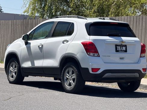 Used 2022 Chevrolet Trax LT w/ LT Convenience Package AWD/4WD image 6