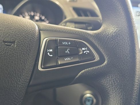 Used 2019 Ford Escape SE image 31