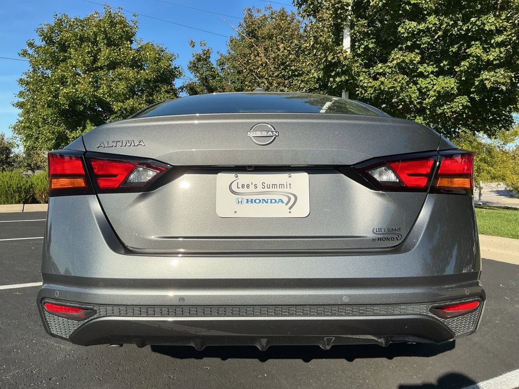 Used 2025 Nissan Altima 2.5 SV FWD image 10