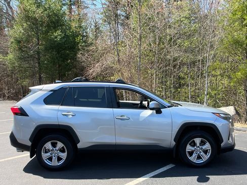Used 2023 Toyota RAV4 XLE w/ Convenience Package image 6