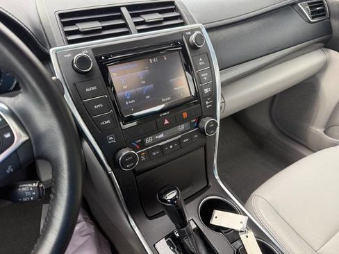 Used 2016 Toyota Camry XLE w/ Moonroof Package FWD image 25