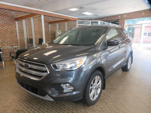 Used 2019 Ford Escape SE AWD/4WD image 1
