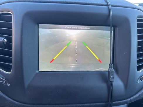 Used 2019 Jeep Compass Latitude w/ Popular Equipment Group FWD image 22