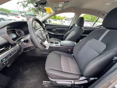 Used 2025 Nissan Sentra SV FWD image 19