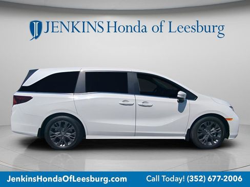 New 2026 Honda Odyssey Touring image 3