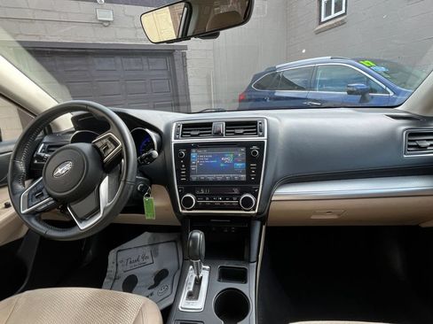 Used 2018 Subaru Outback 2.5i Premium AWD/4WD image 17