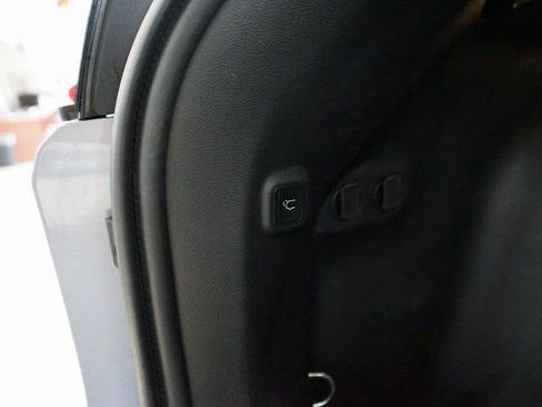 Used 2019 Jeep Cherokee Limited image 50