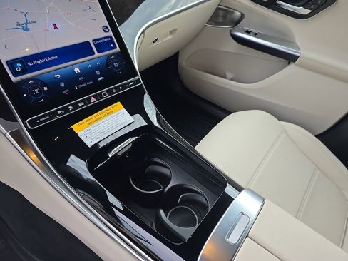 Certified 2025 Mercedes-Benz GLC 350e 4MATIC image 28