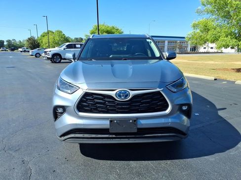 Used 2024 Toyota Highlander XLE image 8