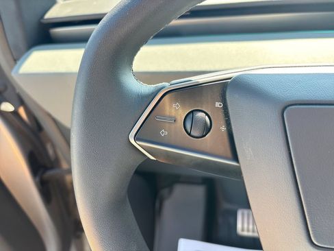 Used 2025 Tesla Cybertruck AWD Crew Cab image 28
