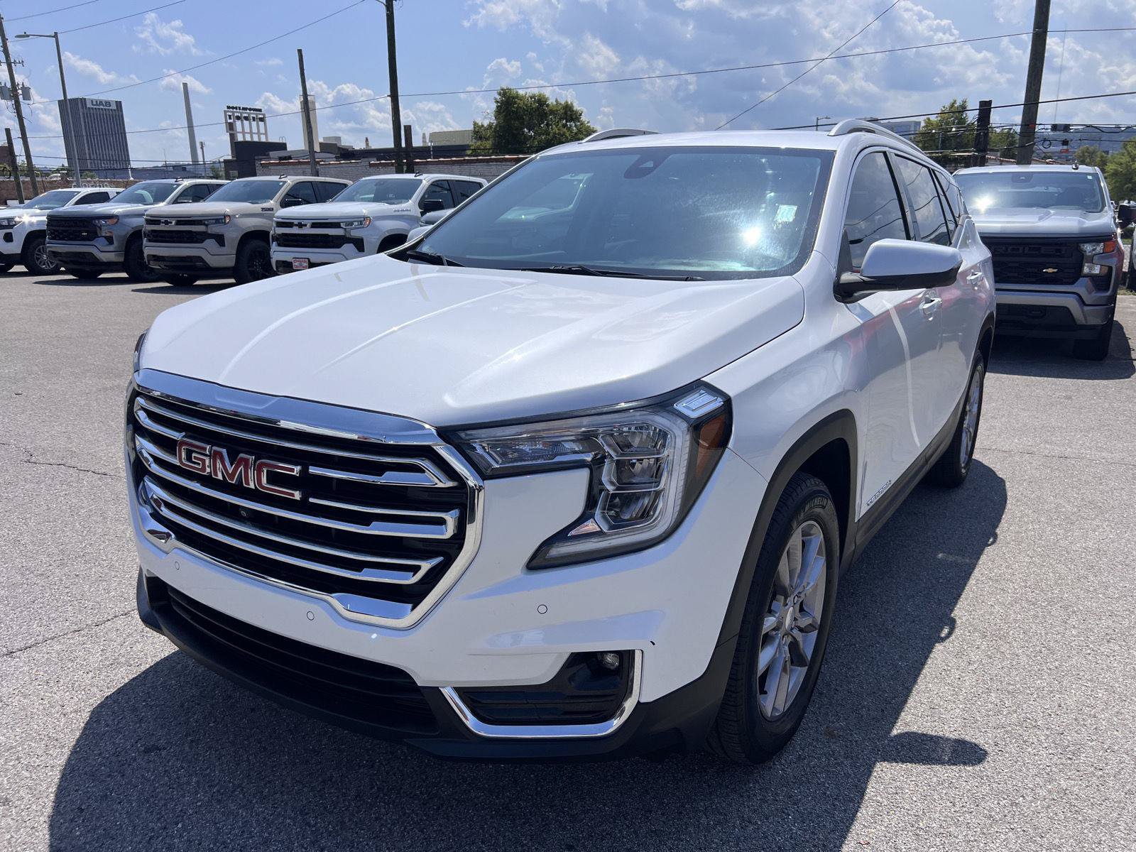Used 2022 GMC Terrain SLT w/ Tech Package AWD/4WD image 28