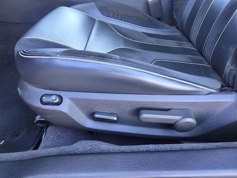 Used 2011 Ford Mustang GT Premium w/ Comfort Pkg image 16