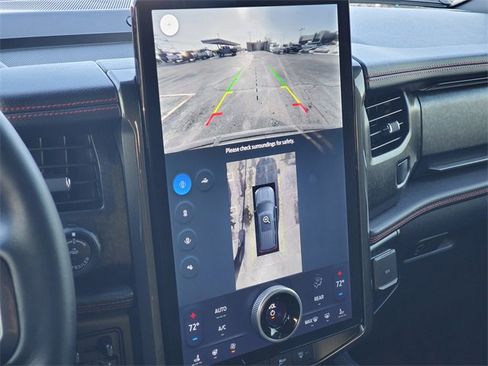 Used 2024 Ford Expedition Limited image 19