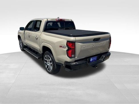 Used 2023 Chevrolet Colorado Z71 w/ Z71 Convenience Package 2 AWD/4WD image 4