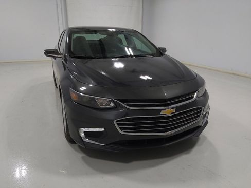 Used 2018 Chevrolet Malibu LT FWD image 14