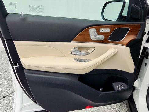 Used 2025 Mercedes-Benz GLE 350 4MATIC image 11