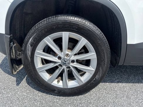 Used 2017 Volkswagen Tiguan S FWD image 31