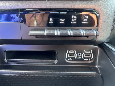 Used 2021 RAM 1500 Big Horn AWD/4WD image 14