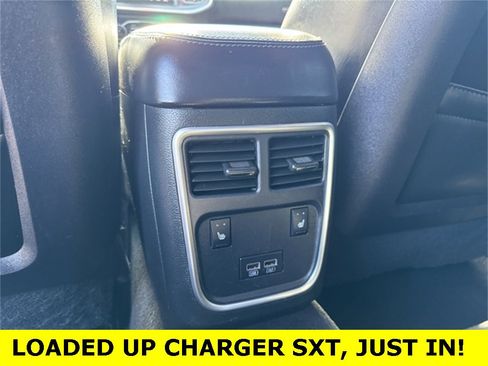 Used 2019 Dodge Charger SXT w/ Leather Interior Group image 23