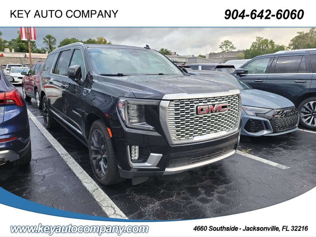 Used 2023 GMC Yukon XL Denali w/ Denali Reserve Package AWD/4WD image 1