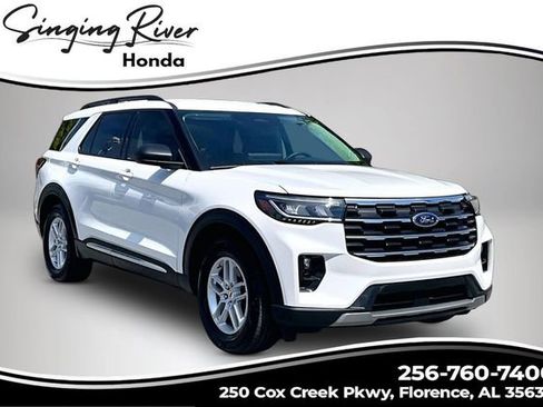 Used 2025 Ford Explorer Active w/ Active Comfort Package RWD image 1