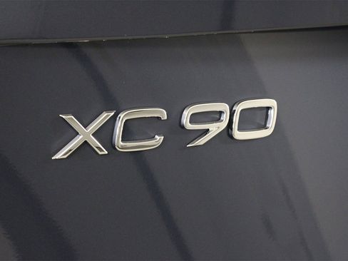 New 2026 Volvo XC90 B6 Plus w/ Protection Package image 16