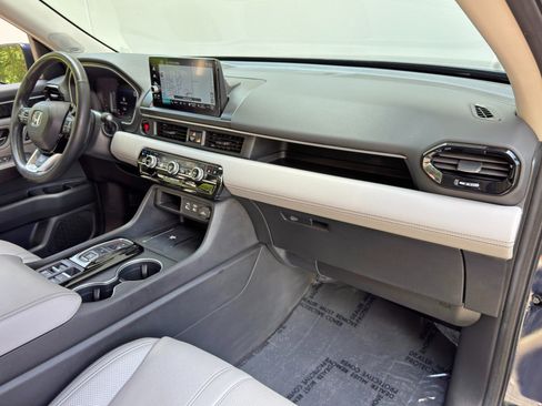 Used 2023 Honda Pilot Elite image 14