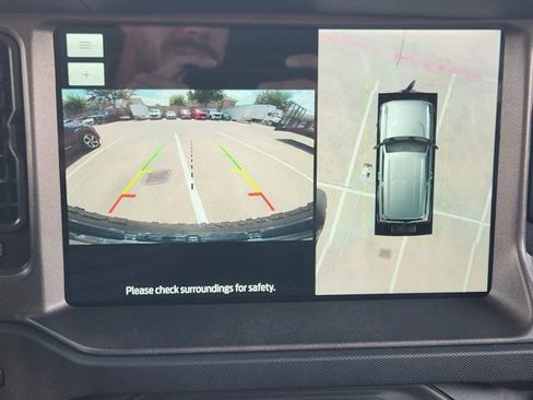 Used 2024 Ford Bronco Badlands image 6