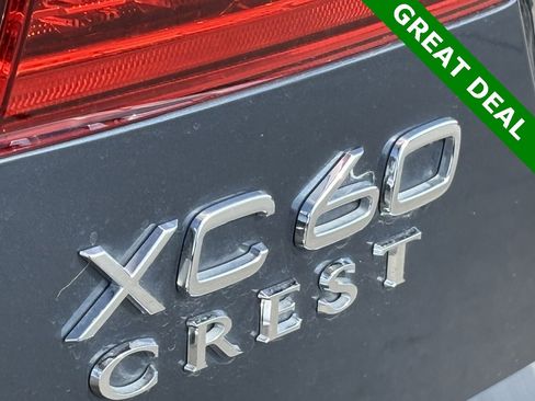 Used 2022 Volvo XC60 B5 Momentum w/ Protection Package Premier image 10
