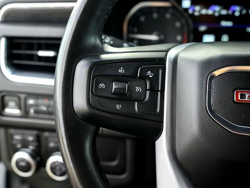 Used 2021 GMC Yukon SLT w/ Rear Media and Nav Package image 13