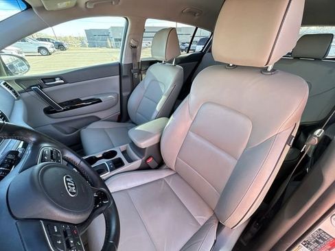 Used 2018 Kia Sportage EX image 18