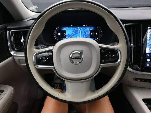 Used 2023 Volvo S60 B5 Ultimate w/ Protection Package Premier FWD image 23
