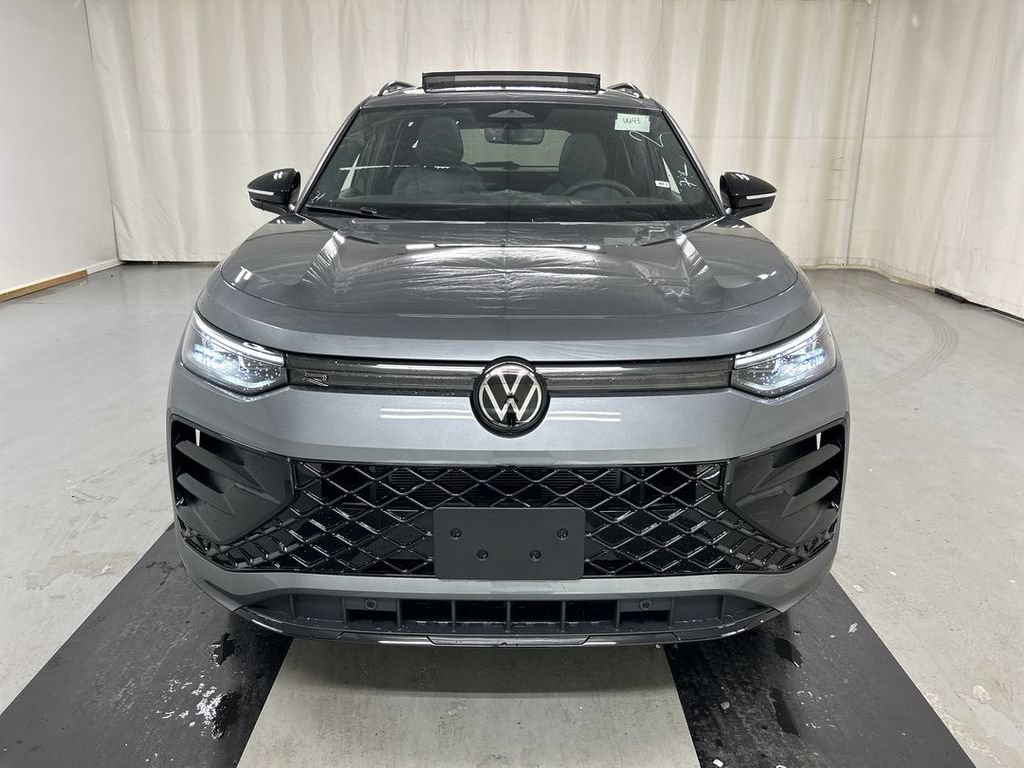 New 2026 Volkswagen Tiguan SE R-Line AWD/4WD image 3