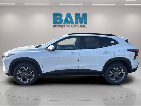 New 2026 Chevrolet Trax LT w/ Driver Confidence Package image 4