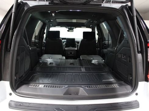 New 2026 GMC Yukon Denali w/ Denali Reserve Package AWD/4WD image 17
