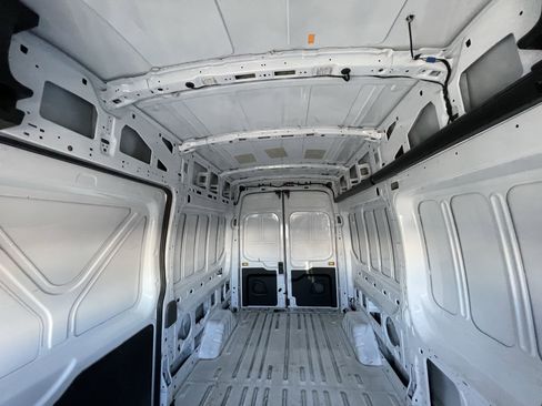 Used 2023 Ford Transit 250 148 High Roof AWD image 27