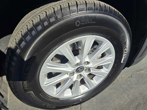 Used 2024 Toyota Grand Highlander XLE image 9