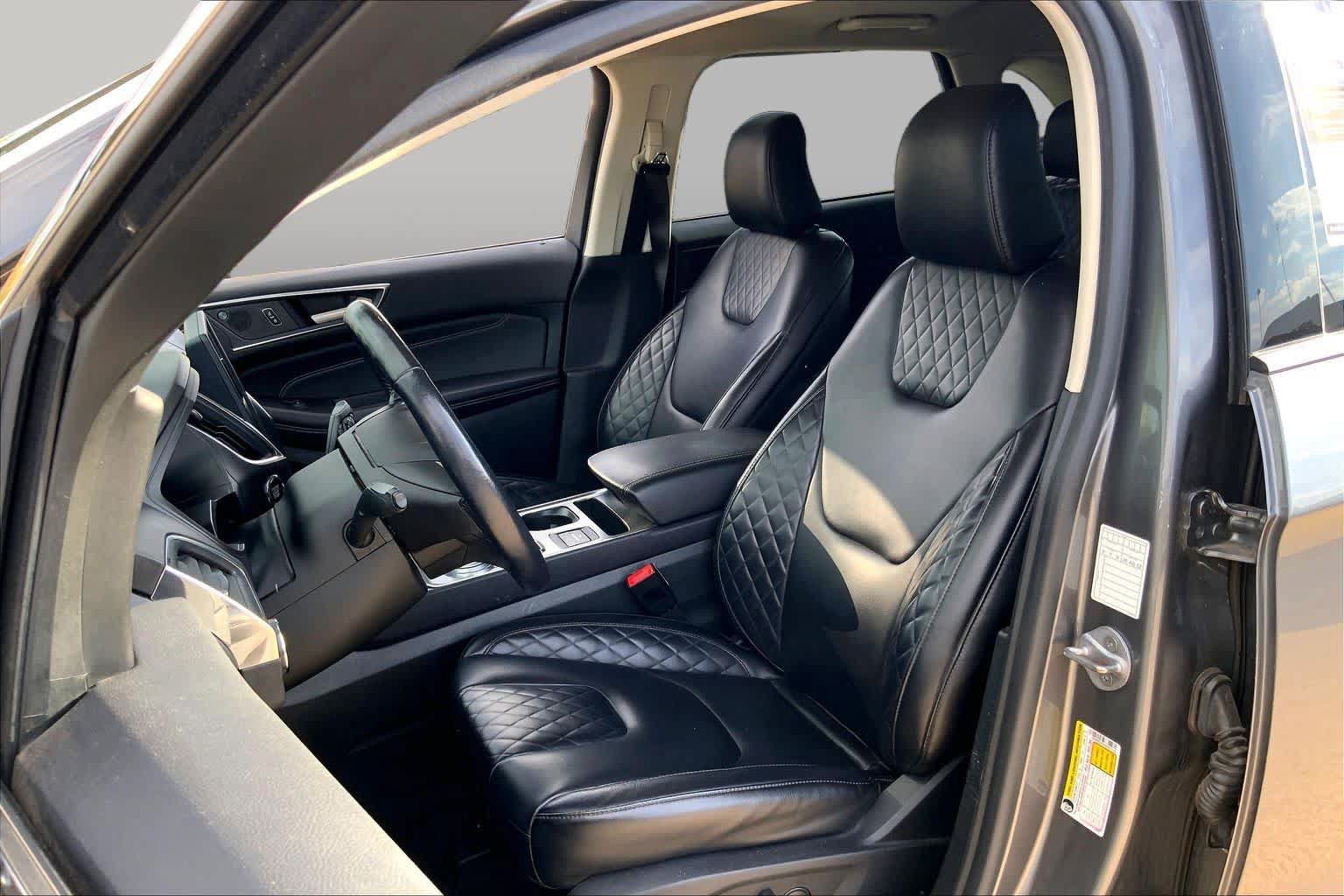 Used 2023 Ford Edge Titanium AWD/4WD image 8