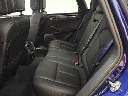 Used 2023 Porsche Macan AWD/4WD image 9