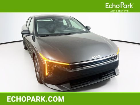 Used 2025 Kia K4 FWD image 1