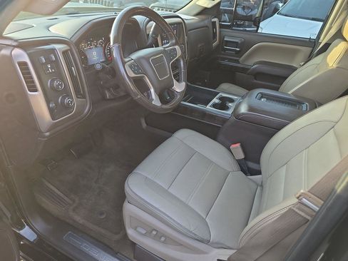 Used 2016 GMC Sierra 2500 Denali w/ Duramax Plus Package image 4