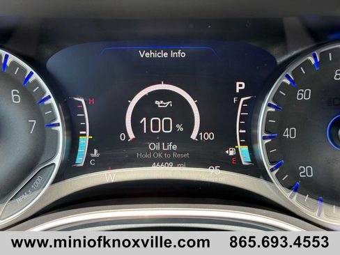 Used 2025 Chrysler Pacifica Limited FWD image 36