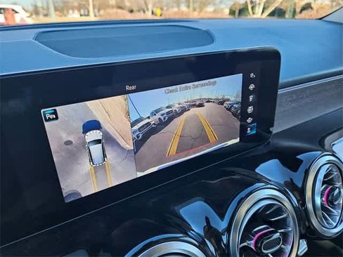 Used 2023 Mercedes-Benz GLB 250 GLB 250 image 31