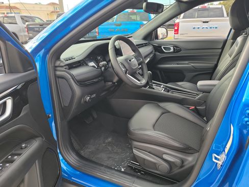 New 2026 Jeep Compass Latitude image 12