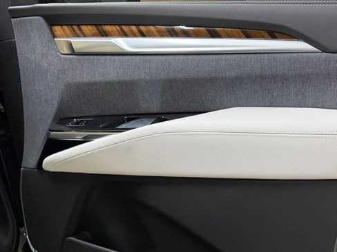 New 2026 Cadillac Escalade ESV Platinum Sport AWD/4WD image 67