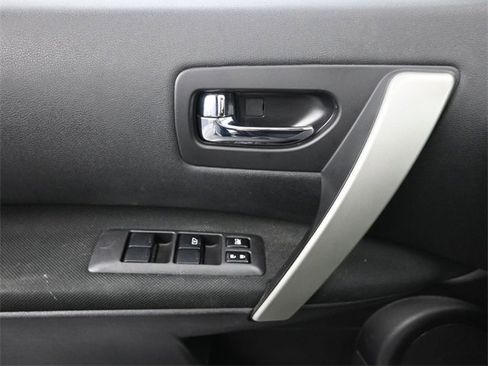 Used 2012 Nissan Rogue S image 23